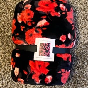 NWT! Victoria’s Secret 50x60 throw